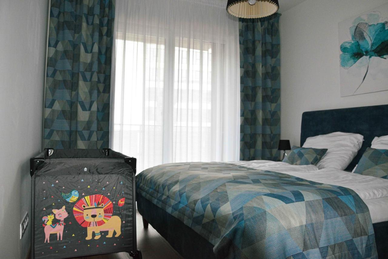 Taban Halifax Apartment - City Center & Free Parking Nyitra Kültér fotó